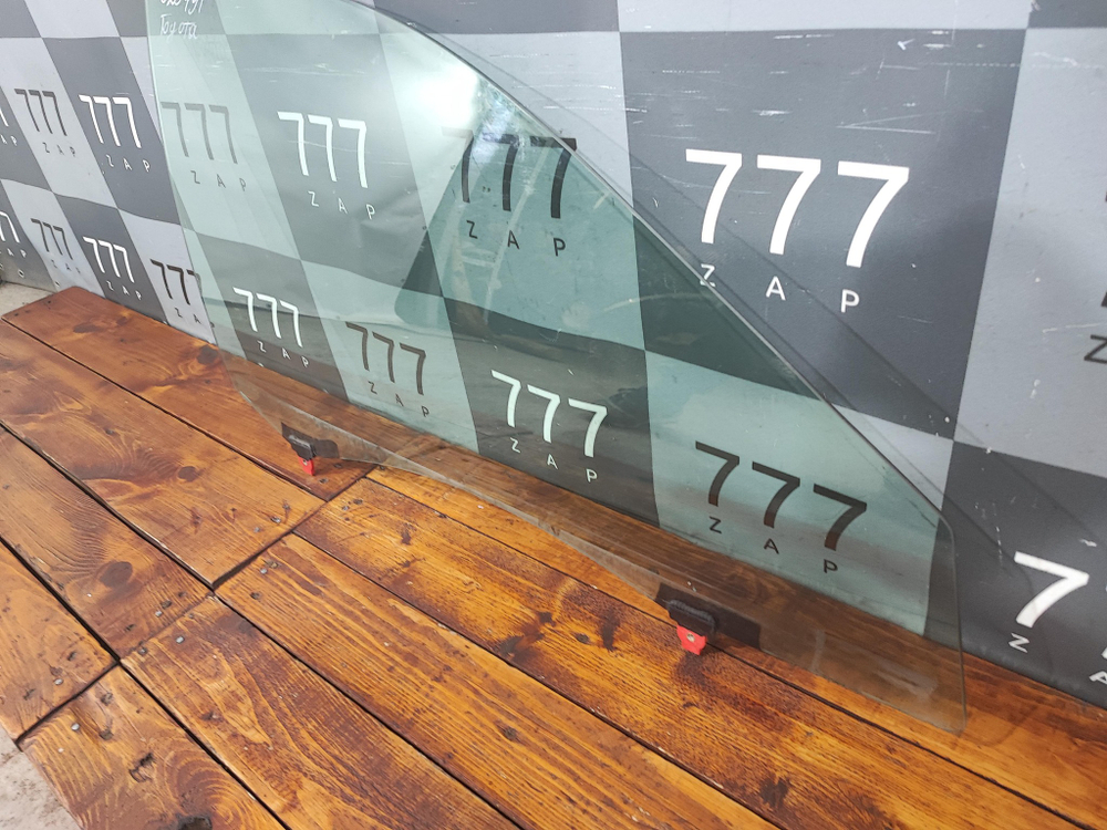 Стекло двери передней правой Toyota Camry (XV30) 01-06 Б/У Оригинал 68101AA030