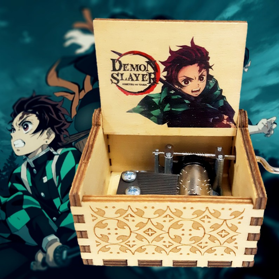 Музыкальная шкатулка Истребители Демонов Тандзиро Камадо, р-р 6,5х5,2см (крафтовая)