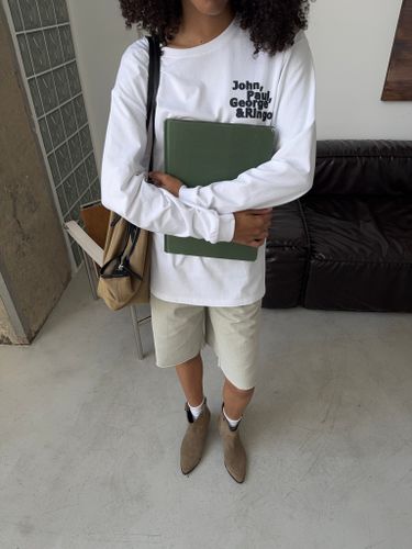 Белый базовый лонгслив с принтом