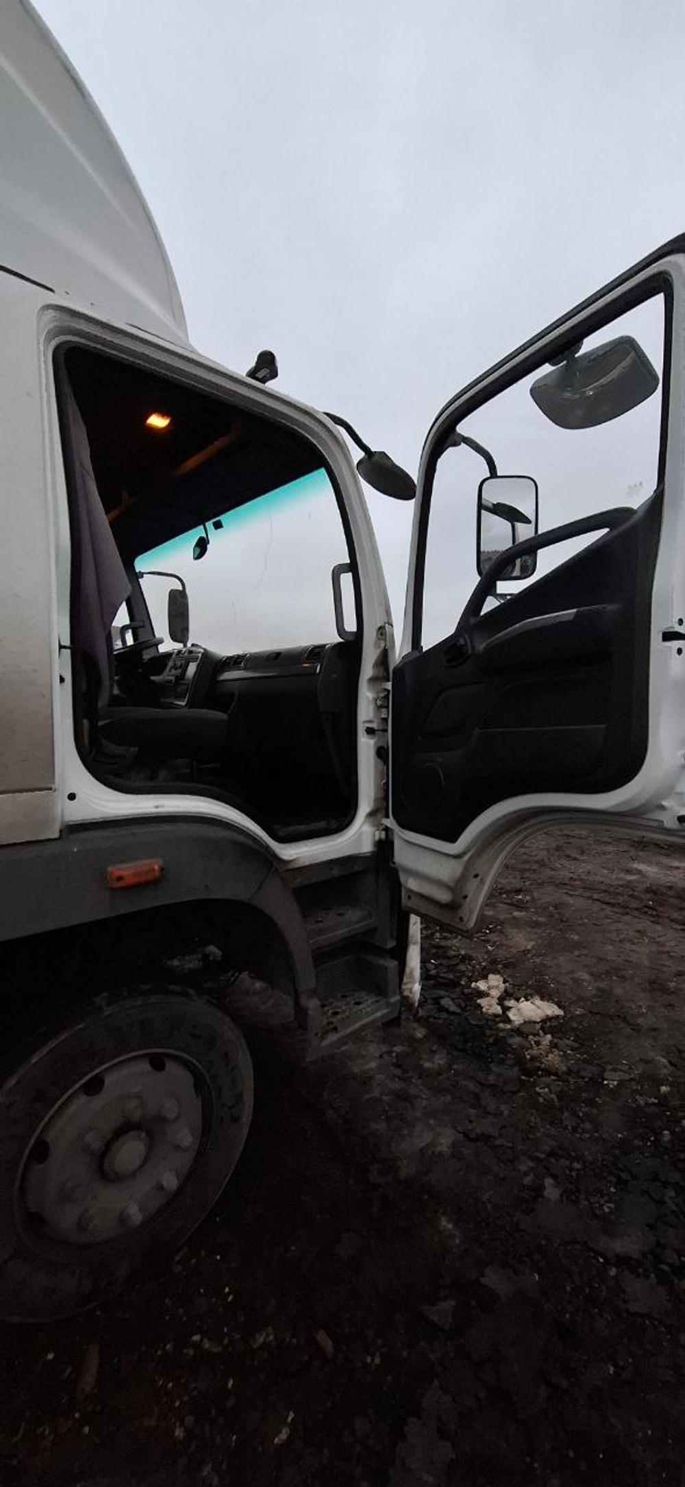 Foton AUMAN 4x2 Бортовой (Евроборт) 1794M2 (Евроборт, дизельный, 4.5 л, 209 л.с. МТ)