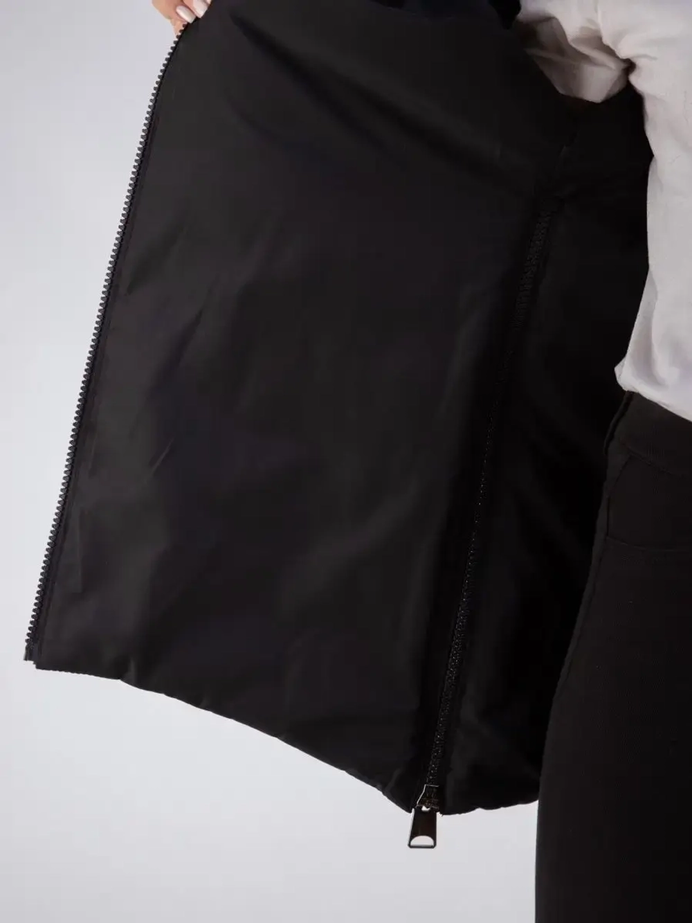 Куртка женская кожаная утепленная с капюшоном