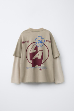 ZARA ФУТБОЛКА С ПРИНТОМ «RIDER» И ДВОЙНЫМИ РУКАВАМИ, СВЕТЛО-КОРИЧНЕВЫЙ