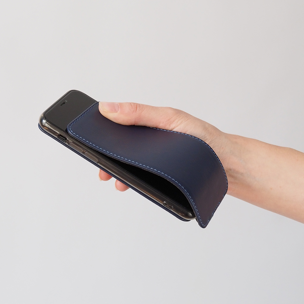 Чехол кожаный для iPhone XR синего цвета