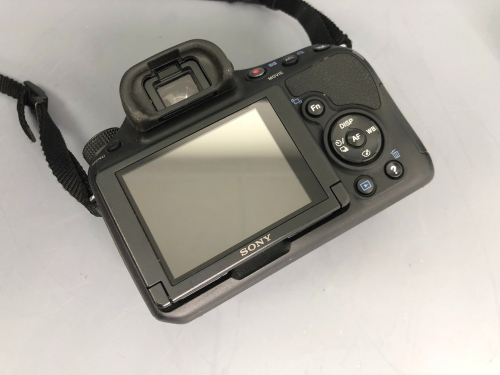 Sony A58 Kit DT 18-55mm 3.5-5.6 SAM II 2.700 кадров