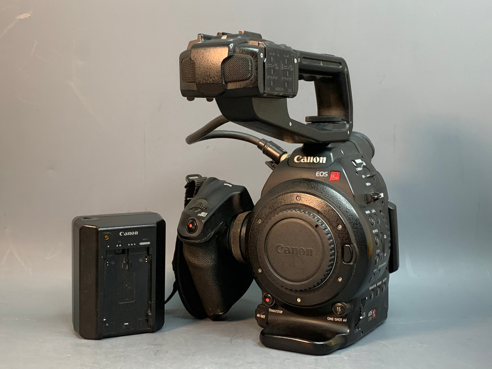 Canon EOS C100