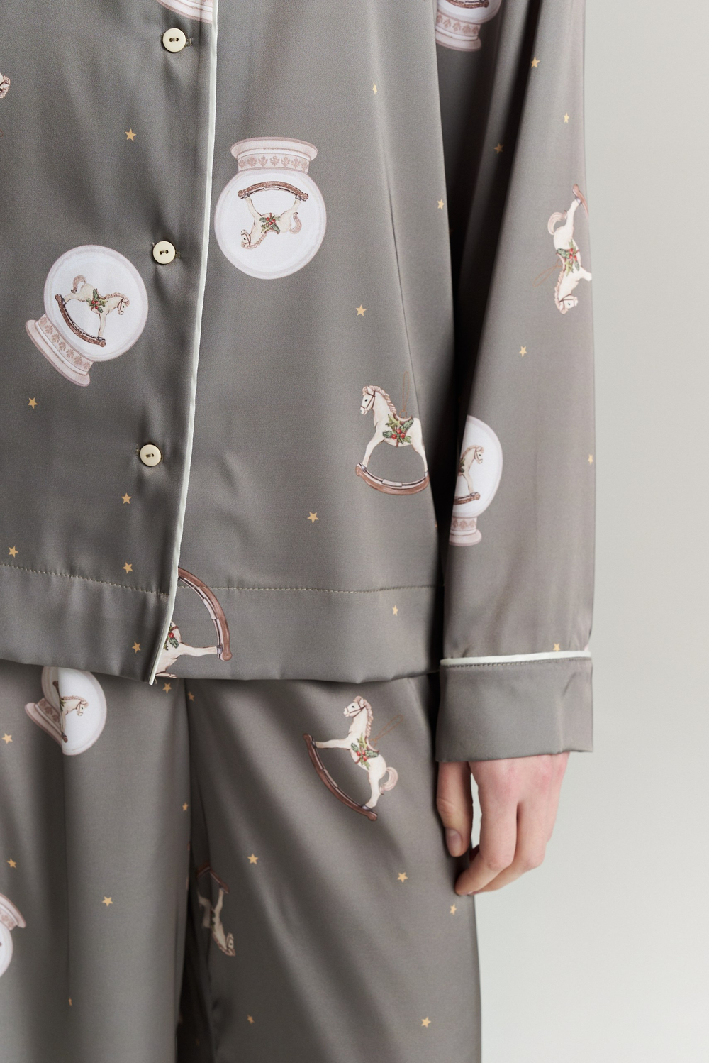 Костюм двойка с лошадьми - S размер