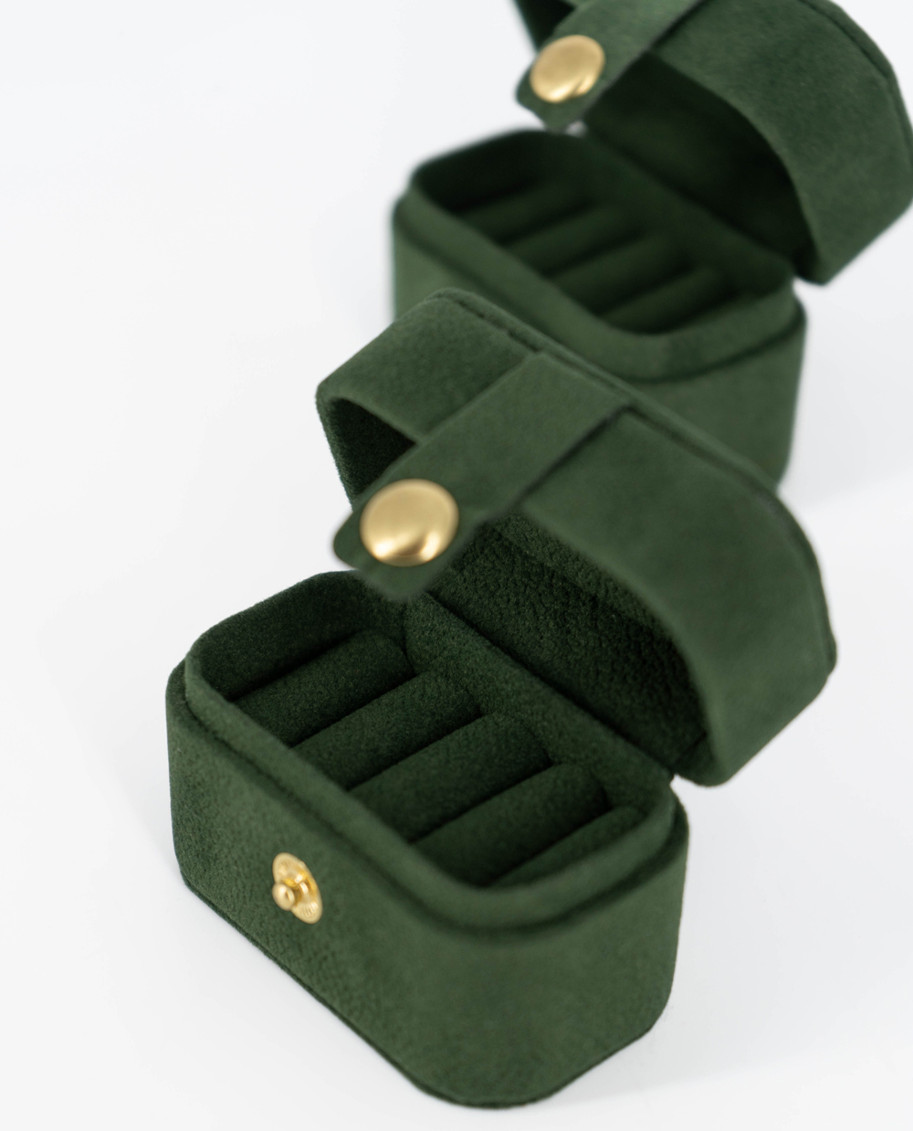 Небольшой футляр‑шкатулка для украшений «Дюймовочка».