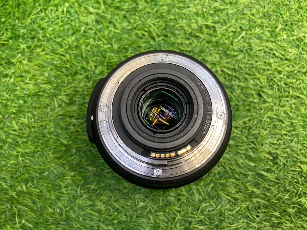 Canon EF-S 15-85mm 3.5-5.6 IS USM