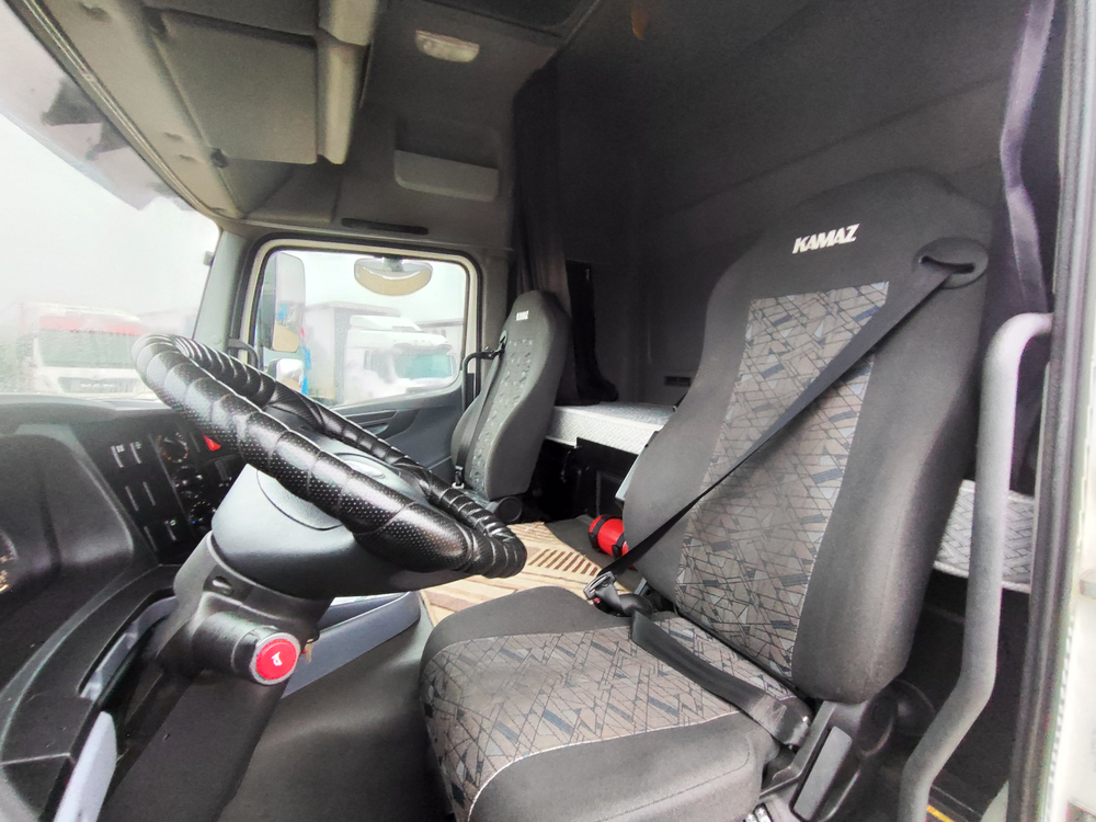 КамАЗ 5490 4x2 Седельный тягач 5490-053-87(S5) (Дизельный, 12,0 л, 401 л.с., АТ)