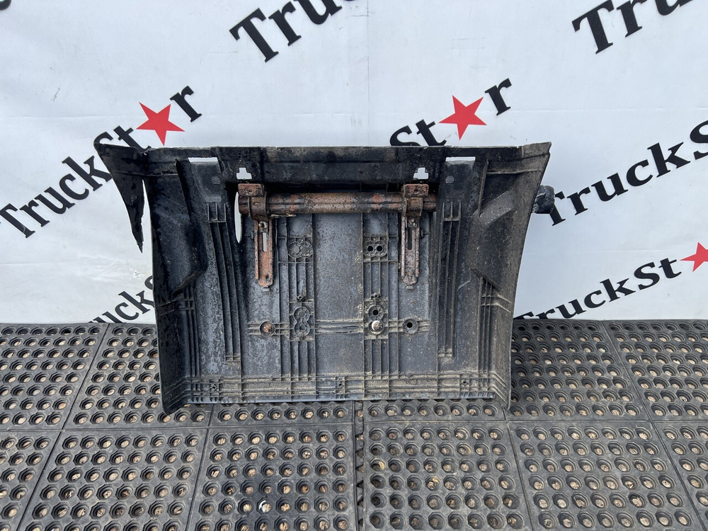 Крыло (дефект) заднее передняя часть в сборе