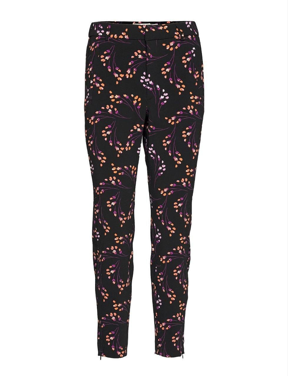 Брюки in wear