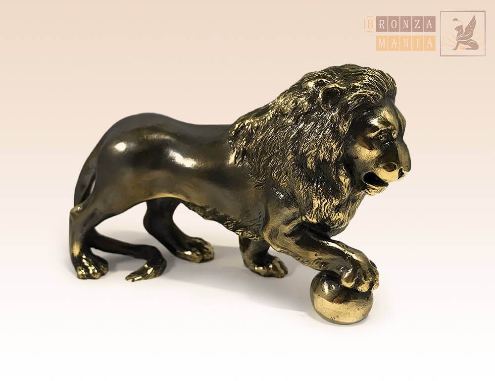 статуэтка Лев с шаром левый