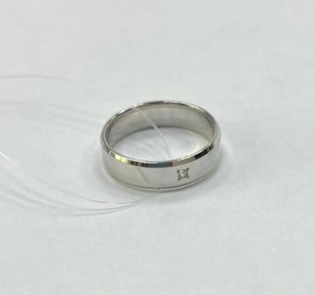 Кольцо из серебра с фианитами