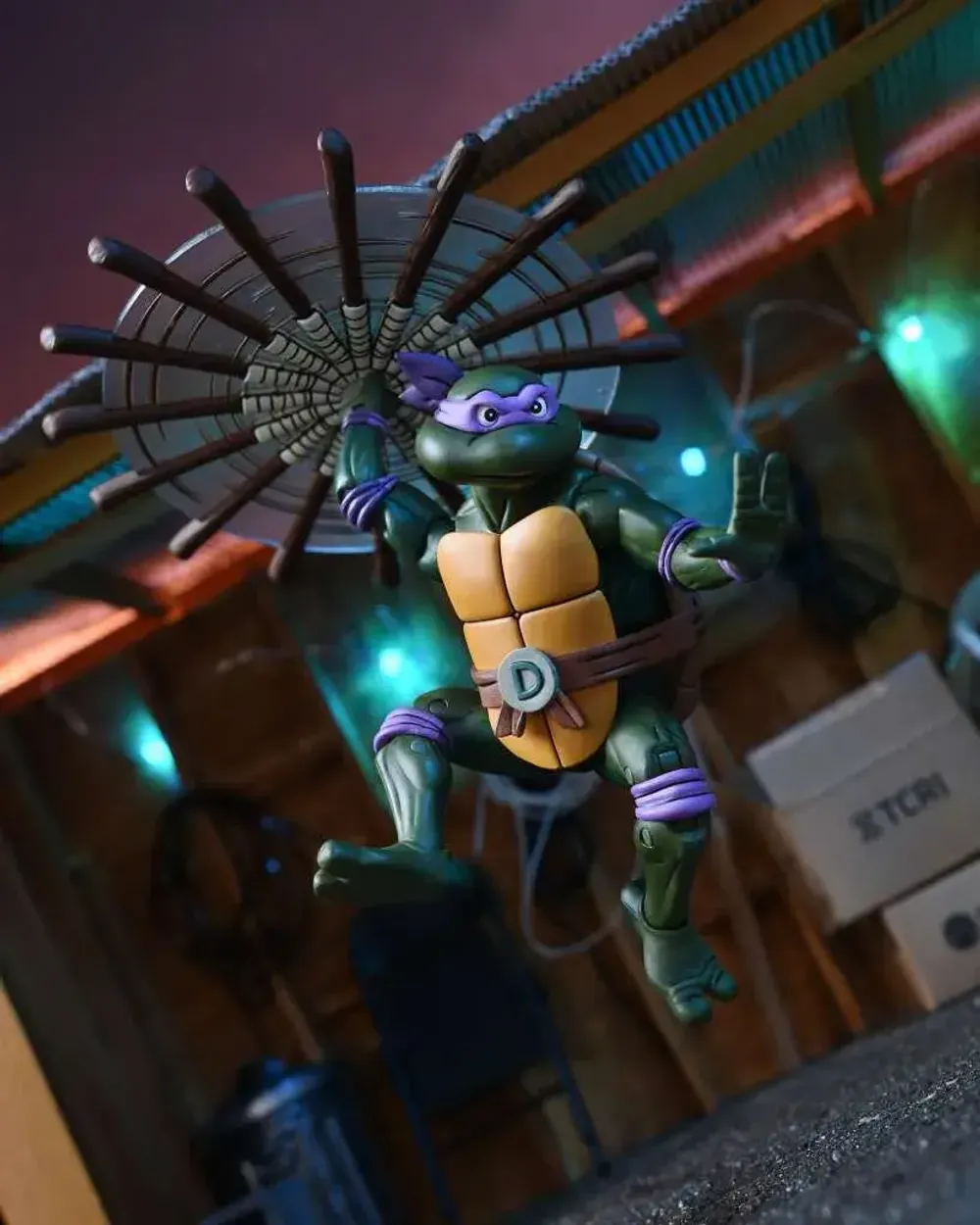 Фигурка Neca Teenage Mutant Ninja Turtles Cartoon Ultimate Donatello VHS