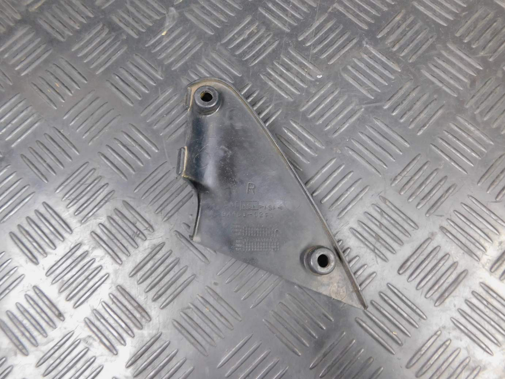 Пластик внутренний правый Kawasaki ZZR 400 98 94461-02F0 053068