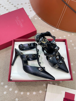 Valentino Garavani Roman Stud 8.5 cm