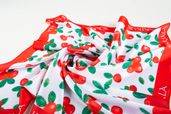 Шейный платок «Карельская брусника», 70×70 см