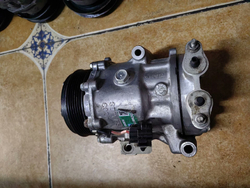 Компрессор кондиционера Ford Mondeo/Mazda 2.3/Ford Focus 1.8
