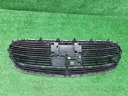 Решетка радиатора Mercedes S W223 (2020-н.в.)
