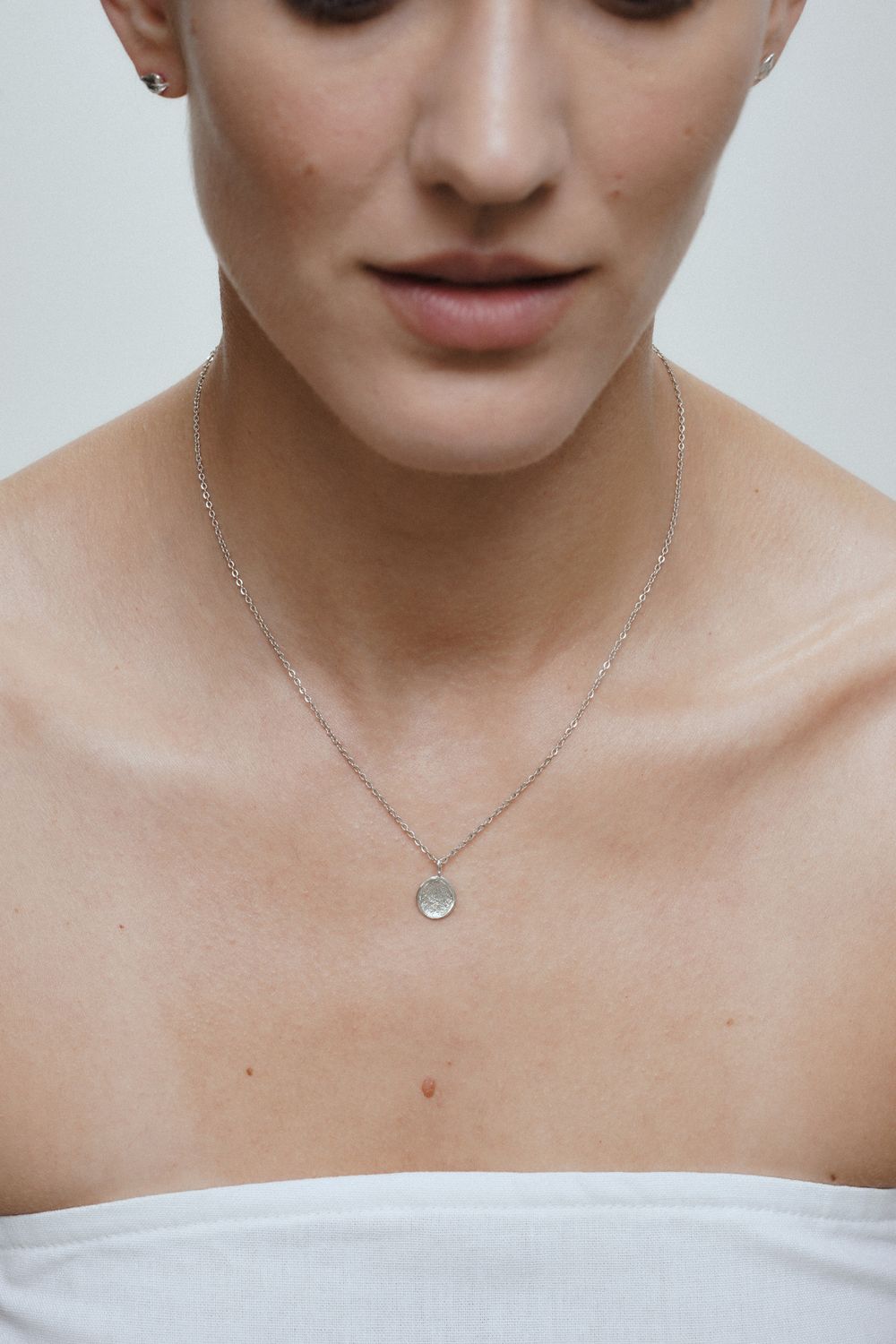 Медальон с отпечатком лепестка гортензии