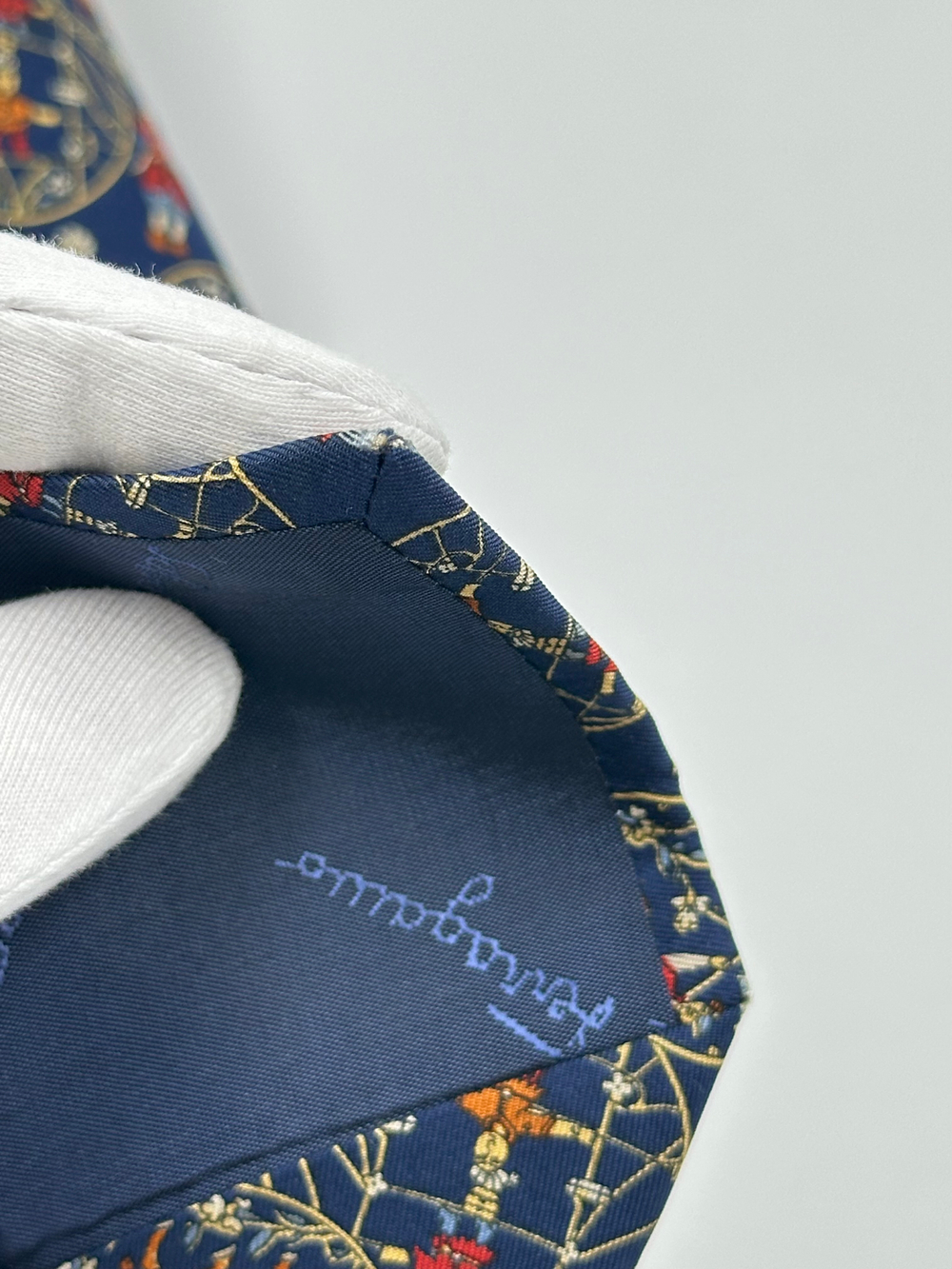 Галстук синий Salvatore Ferragamo