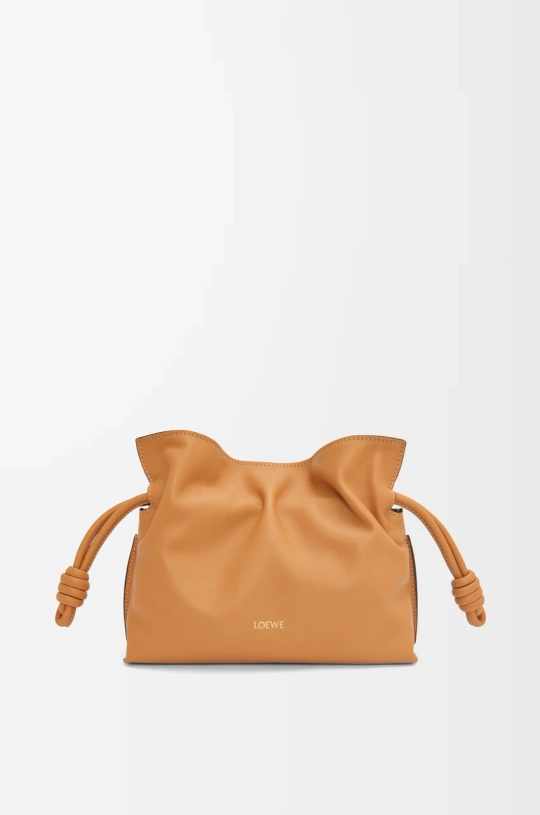 Loewe Мини-клатч Flamenco из телячьей кожи наппа, светло-коричневый