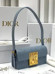 Сумка с клапаном Miss Dior голубой