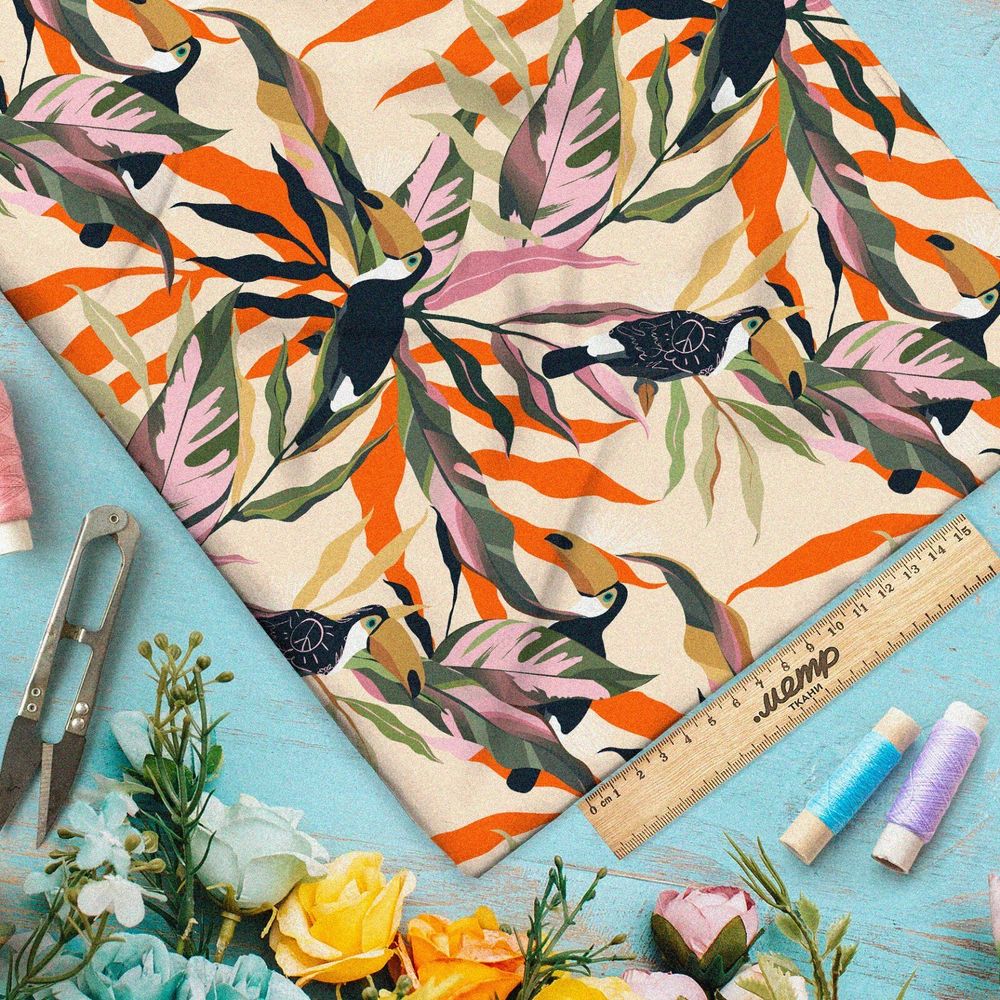 Ткань дюспо птица Тукан с яркими листьями