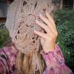 Видео мастер-класс по вязанию набора аксессуаров крючком "Цветы и листья"