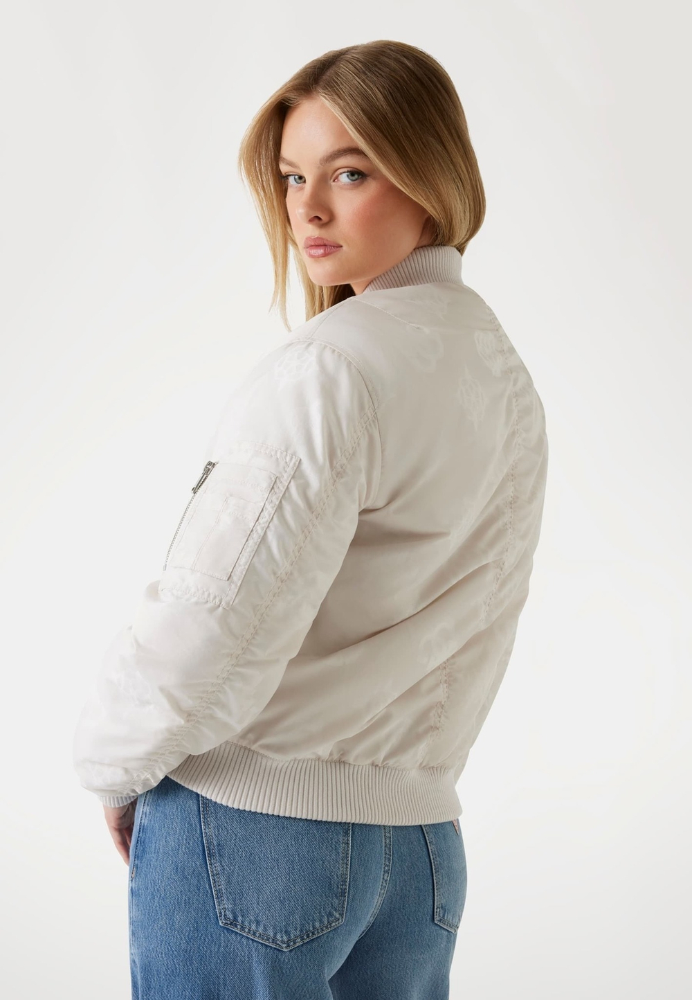 Куртка  женская GUESS