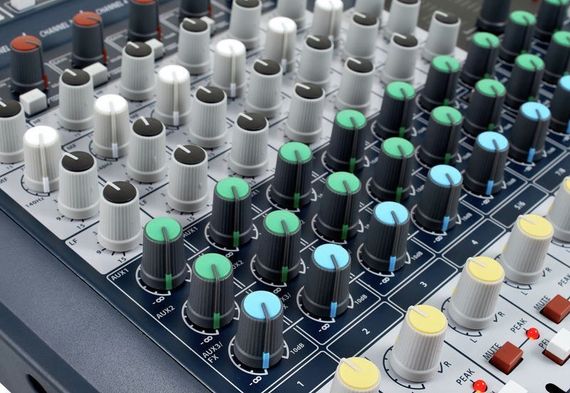 SoundCraft Signature 10