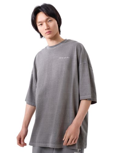 Серая оверсайз футболка с логотипом