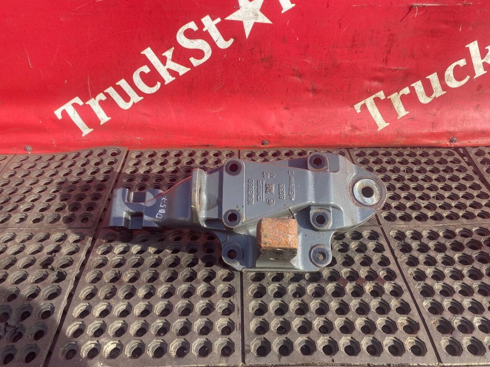 Кронштейн передней рессоры левый 2018 г.