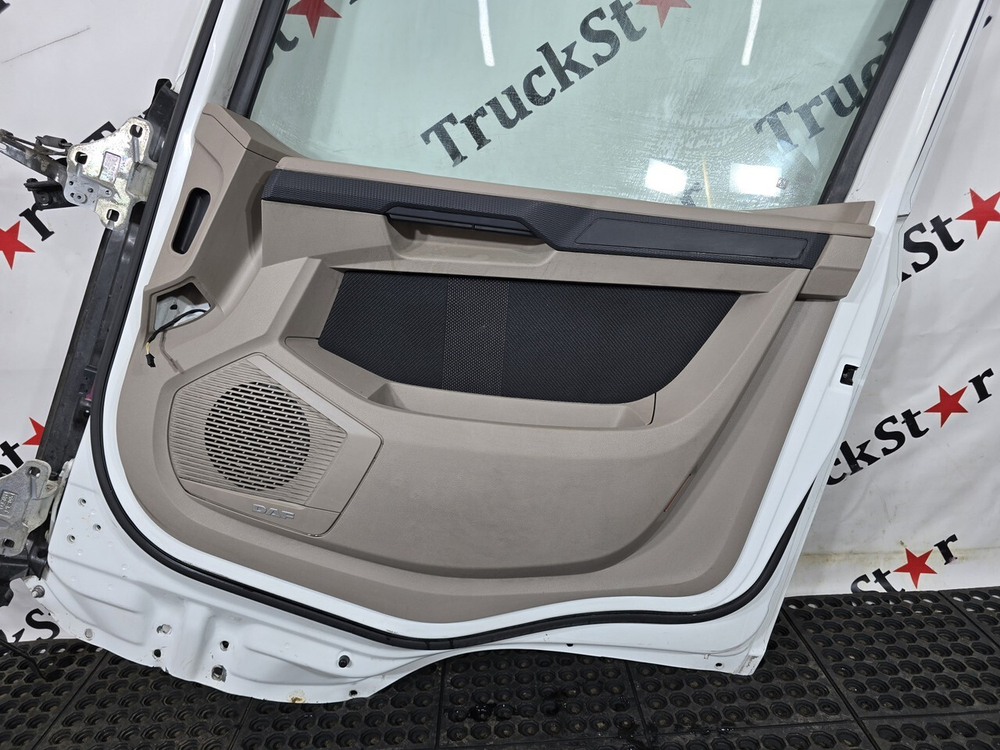 Дверь правая 2023г.