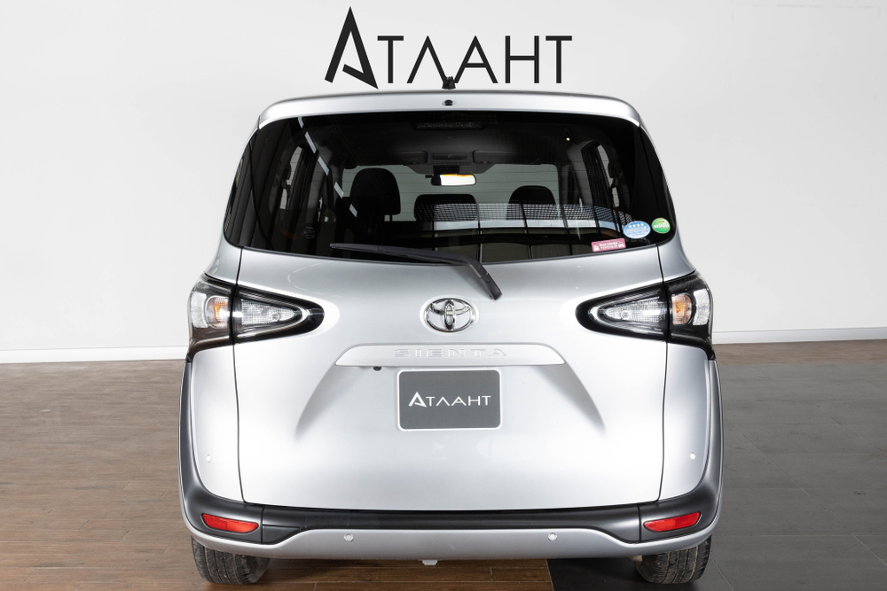 Toyota Sienta, 2018 год