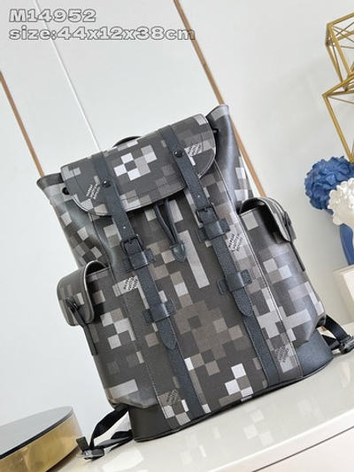 Louis Vuitton Christopher MM