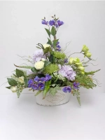 Композиция в металлическом кашпо "Весенний сад"