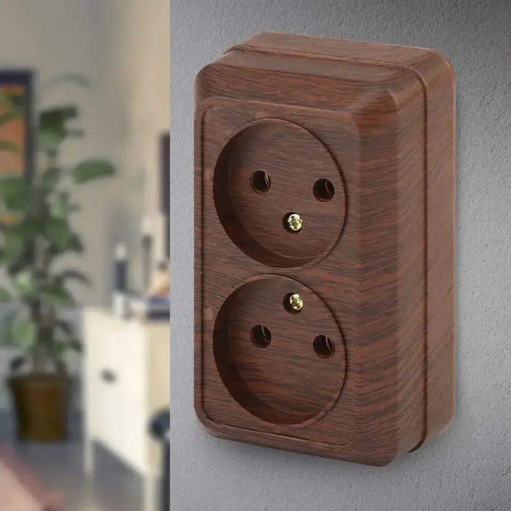 Розетка Intro Quadro 2-203-10 двойная без заземления 2х2P 16А-250В IP20 открытой установки Quadro венге