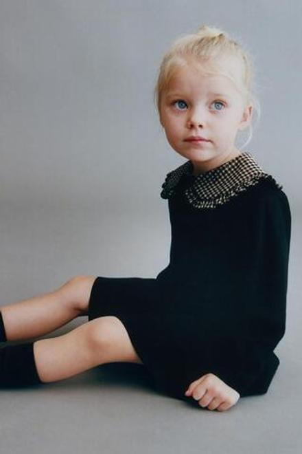 ZARA ВЯЗАНОЕ ПЛАТЬЕ С ВОРОТНИКОМ В КЛЕТКУ ВИШИ, ЧЕРНЫЙ