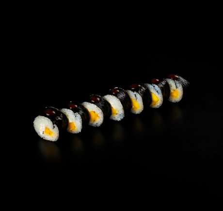 Маки с манго