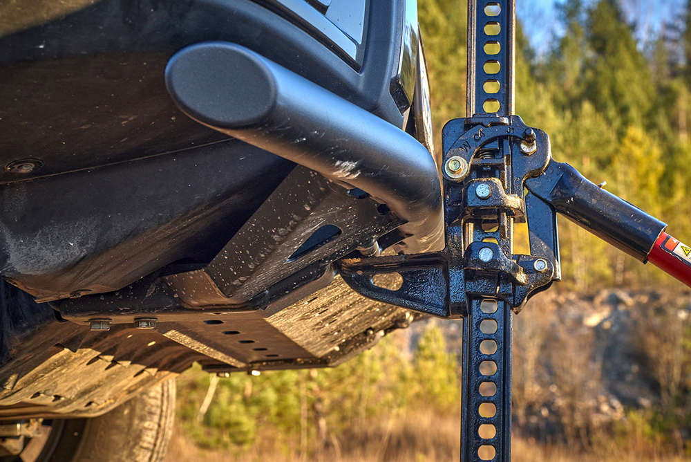 Бампер силовой передний/защита штатного бампера TANK 300 c защитой радиатора (устанав. только с площадкой под лебёдку RIFT30-30000) РИФ