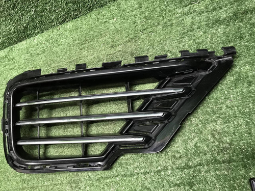 Решетка перед бампера VW Touareg 2 NF 14-18 R-Line