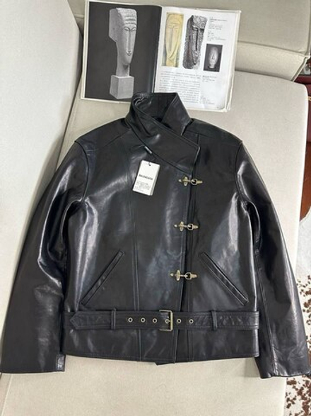 Кожаная куртка Balenciaga