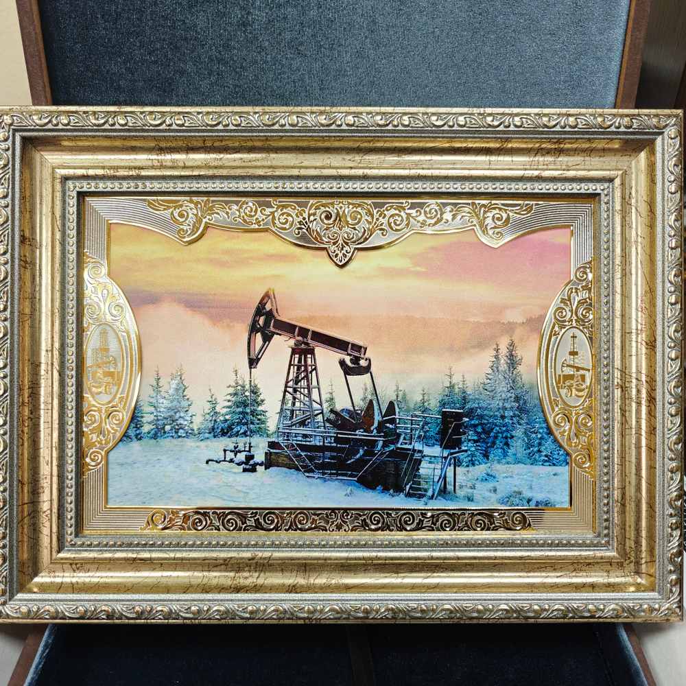 Панно с гравюрой "Нефтедобыча" №2