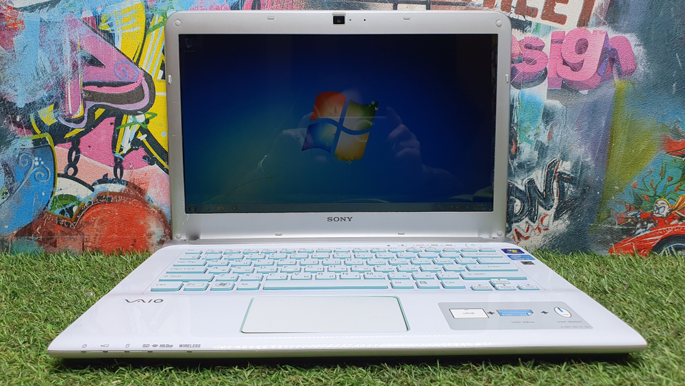 Ноутбук Sony i3/4Gb