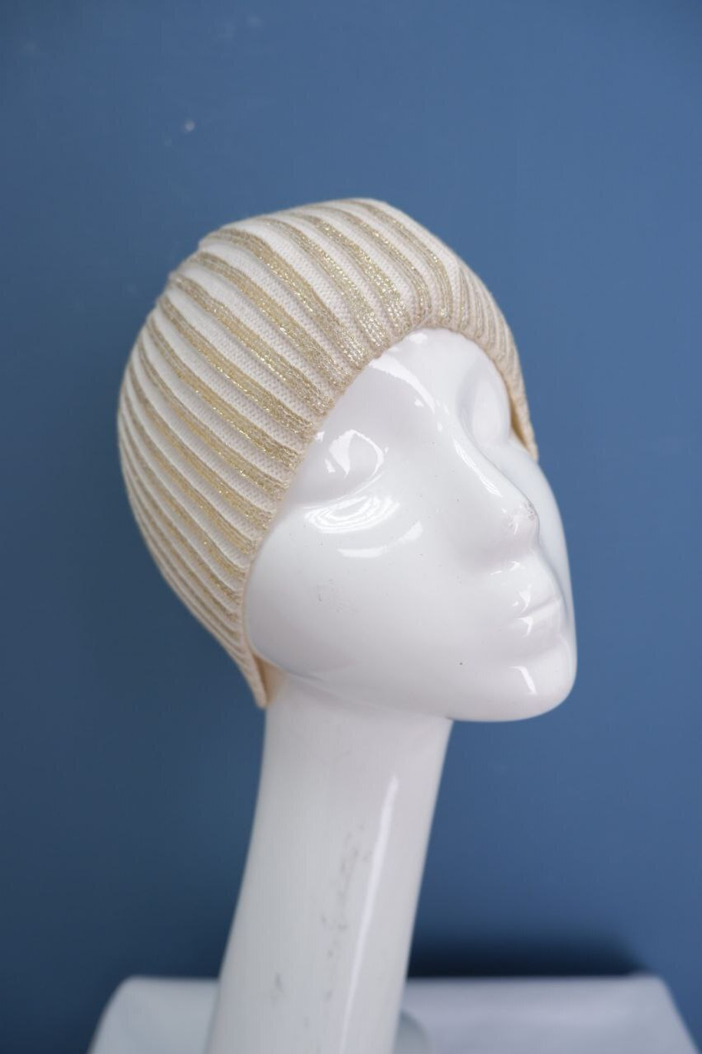 Шапка светлая