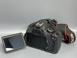 Canon 650D kit 18-55mm 14300 кадров