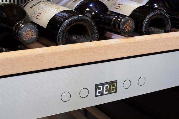 Холодильник винный CASO WineComfort 126