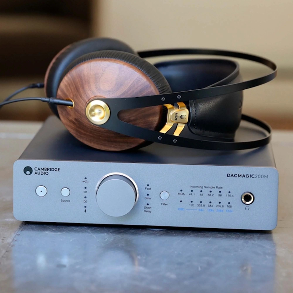 Цифро-аналоговый преобразователь Cambridge Audio DAC Magic 200M