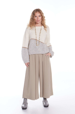 ОБЪЕМНЫЙ СВИТЕР